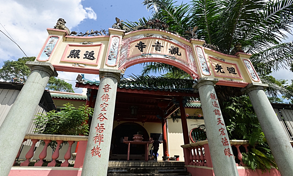 Retaining wall of century-old temple near KL118 project collapses