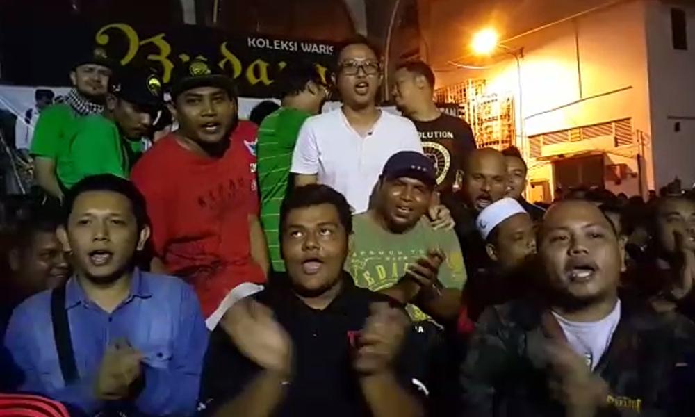逾千人聚吉打巫统总部外挺慕克里呛声“摧毁纳吉”