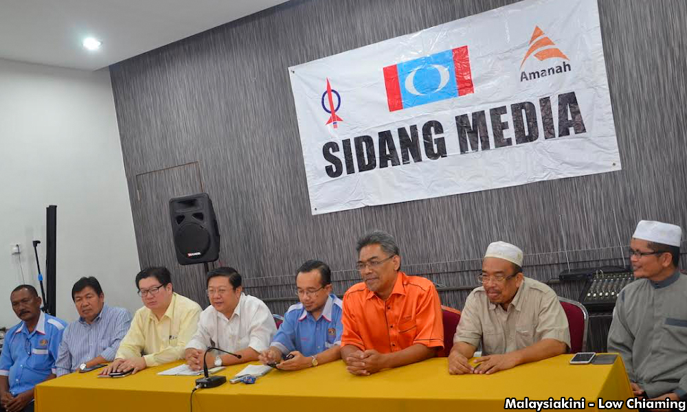 Harapan opposes fresh polls to resolve Mukhriz revolt