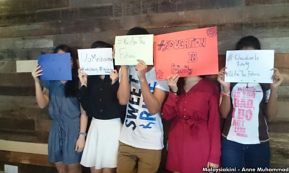 Pelajar menangis biasiswa JPA digantung sementara