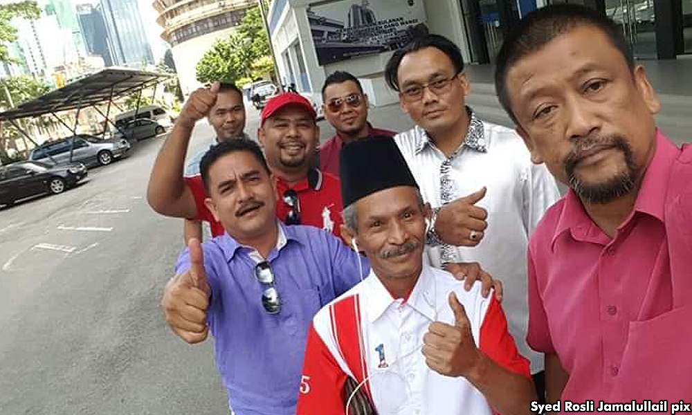Ali Tinju lodges report over ‘Najib clown face’ sketch