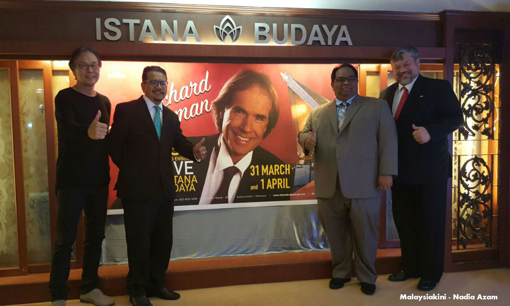 Konsert Clayderman di IB termahal