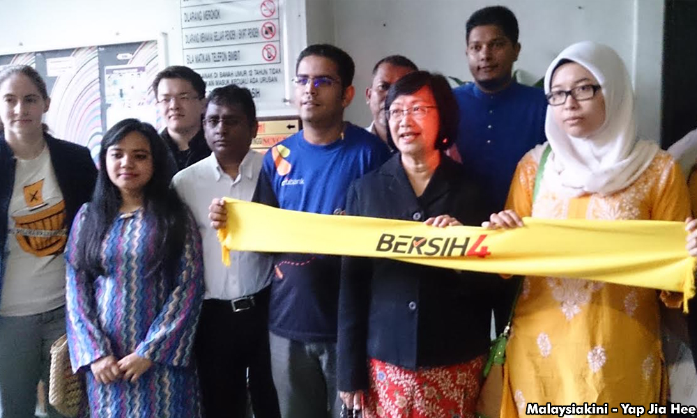 Mahkamah kekalkan perintah larangan baju-T BERSIH