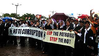 bar council putrajaya judiciary lingam protest 260907 rain