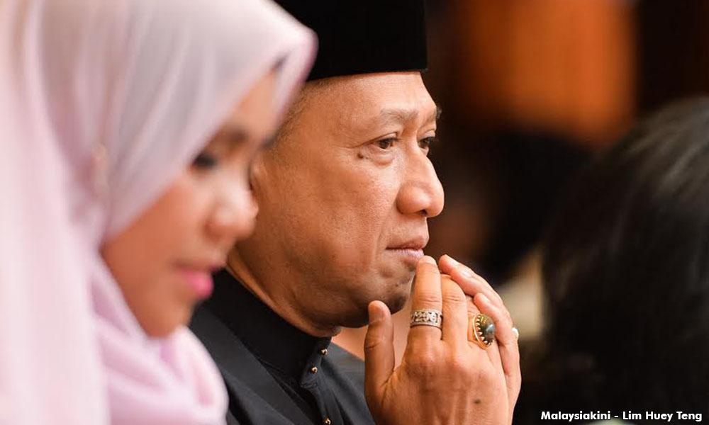 'Dr M nak demo? Baling gelas pun tak pecah'