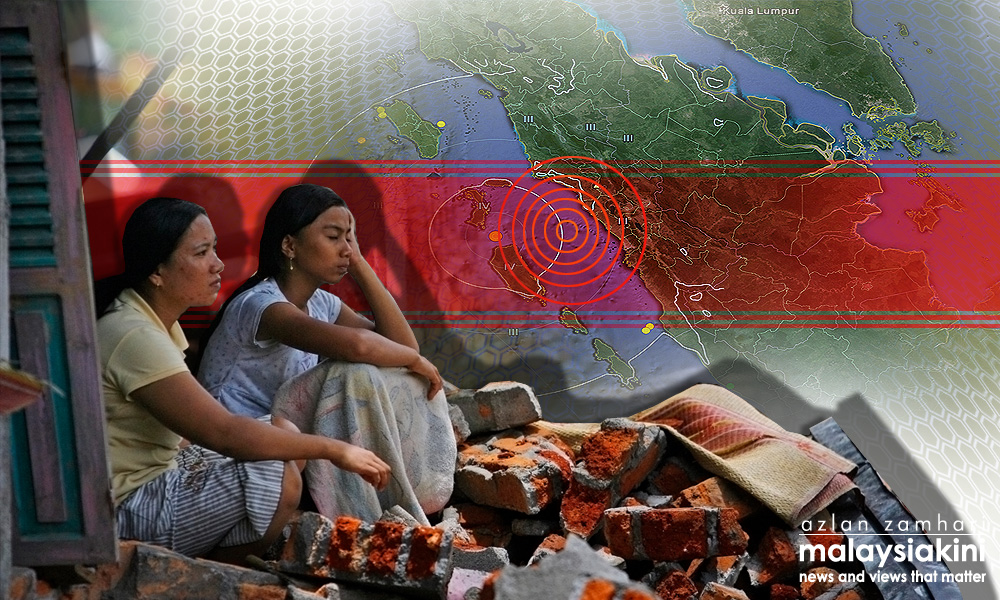 Reports of deaths after 7.9 quake hits off Indonesia