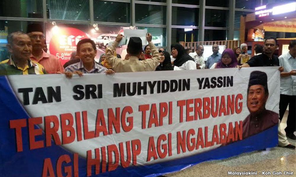 Quit Umno? Muhyiddin to answer in two days