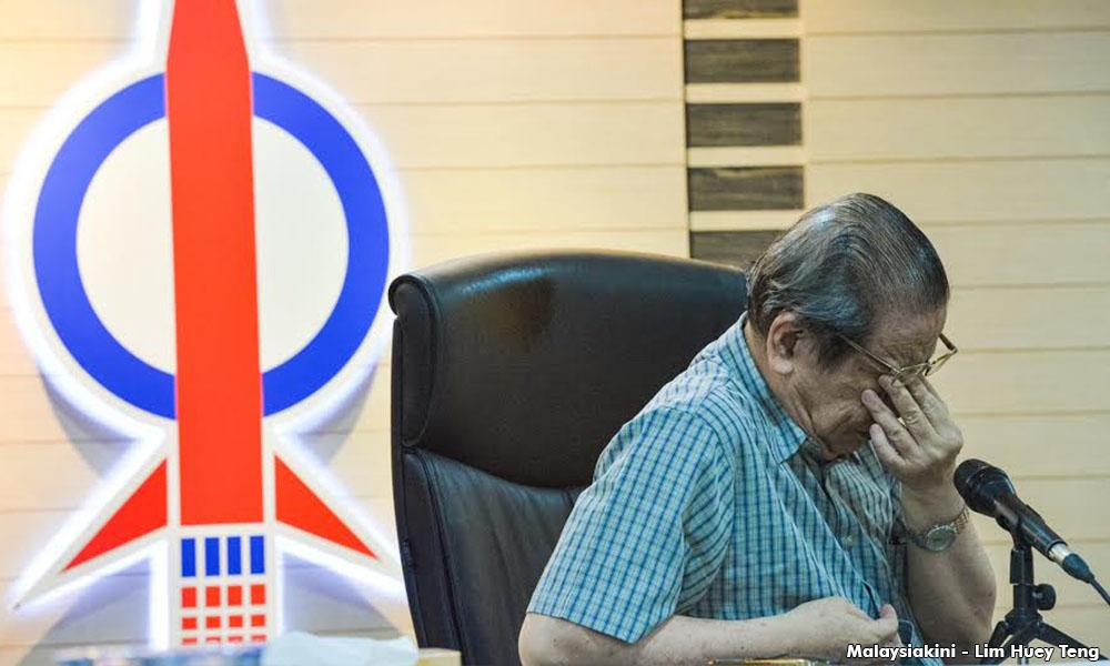Kit Siang sheds tears for Malaysia