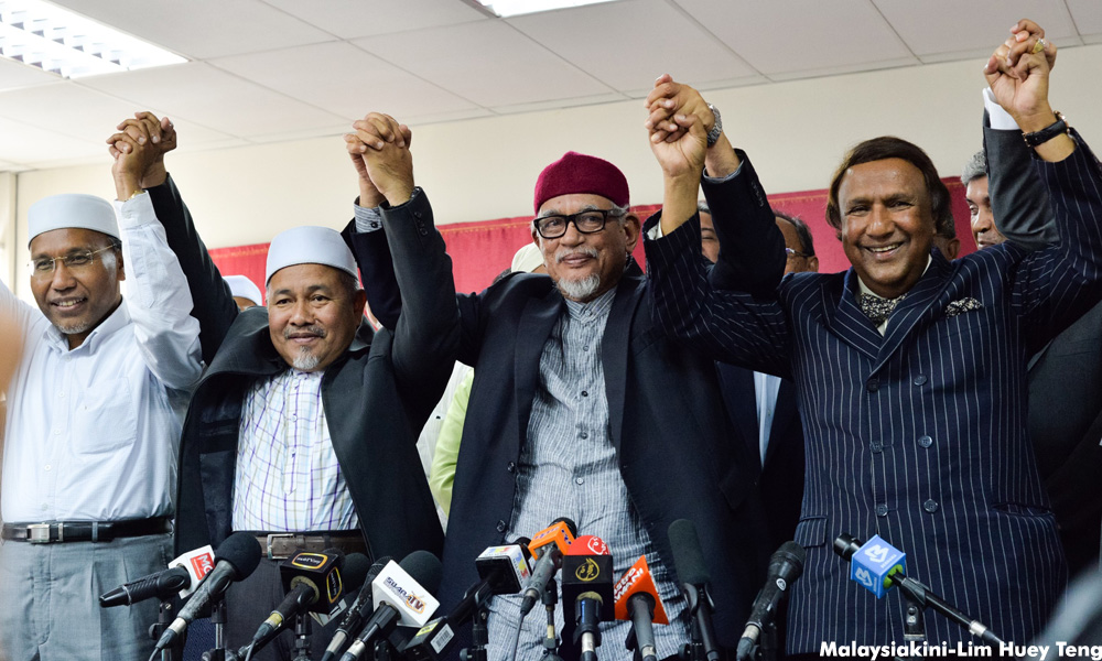 PAS joins hands with Ikatan to form third force