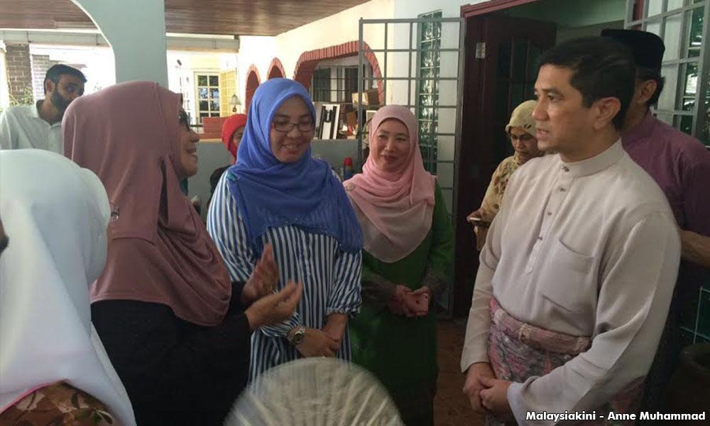 Azmin visits family of teen killed by police
