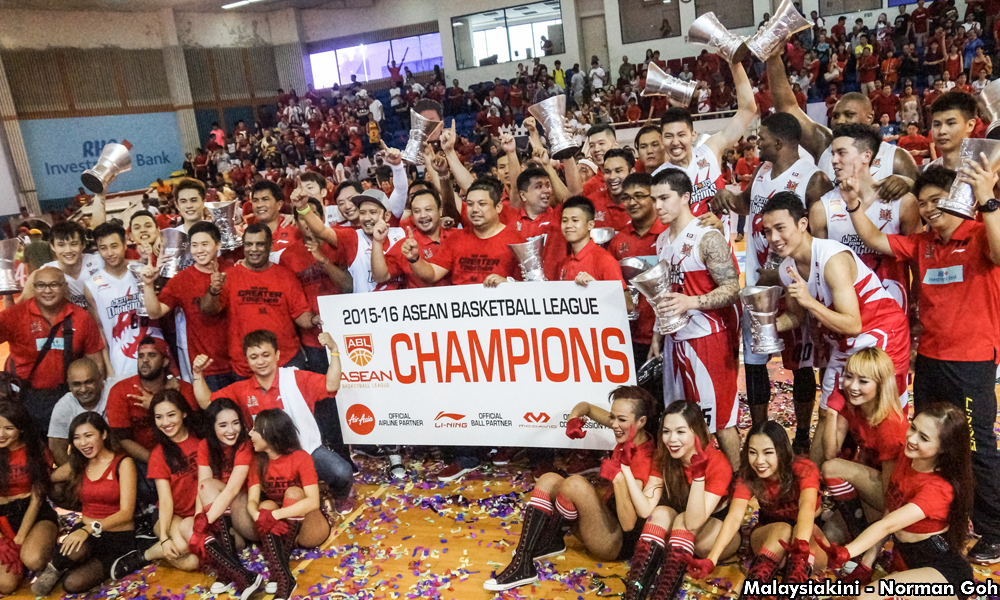 Singkirkan Slingers, Dragons cipta sejarah