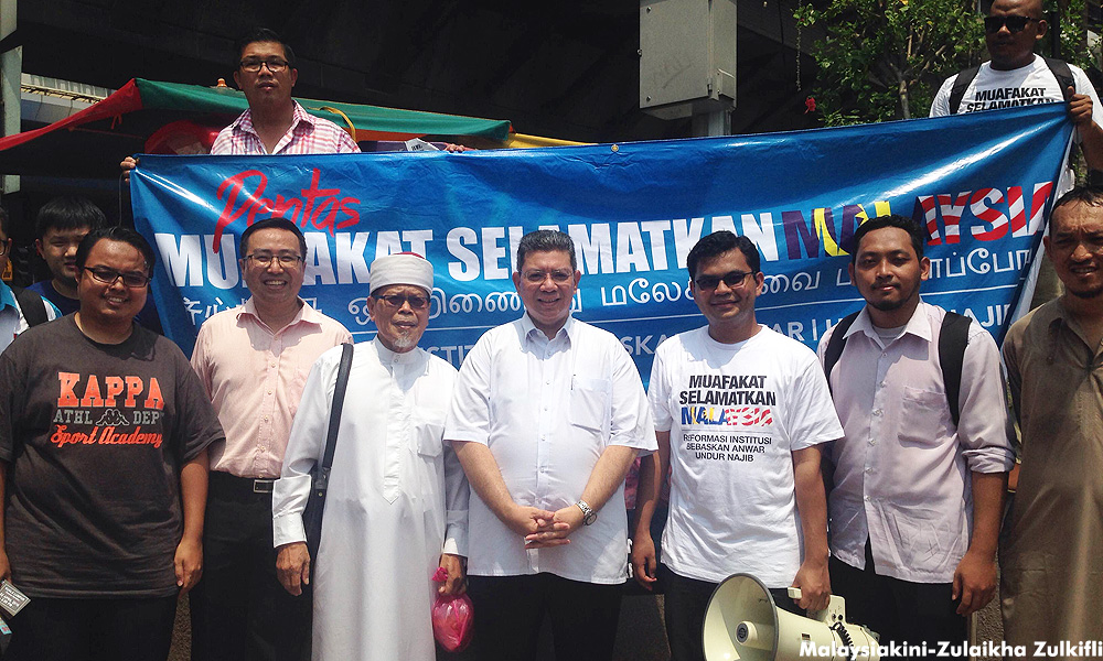 Signature drive for Najib's resignation kicks off on Monday