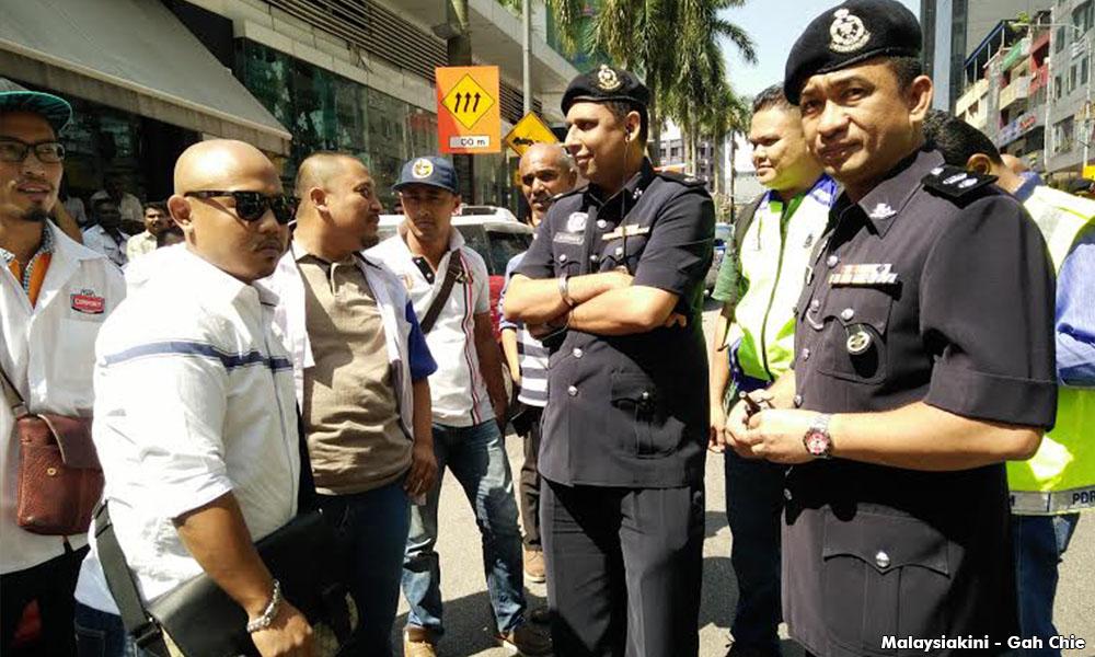 Tian Chua slams police for power abuse over taxi drivers' arrest