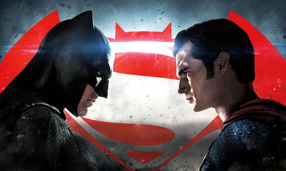 Asyiknya Batman, Superman di tangan Snyder