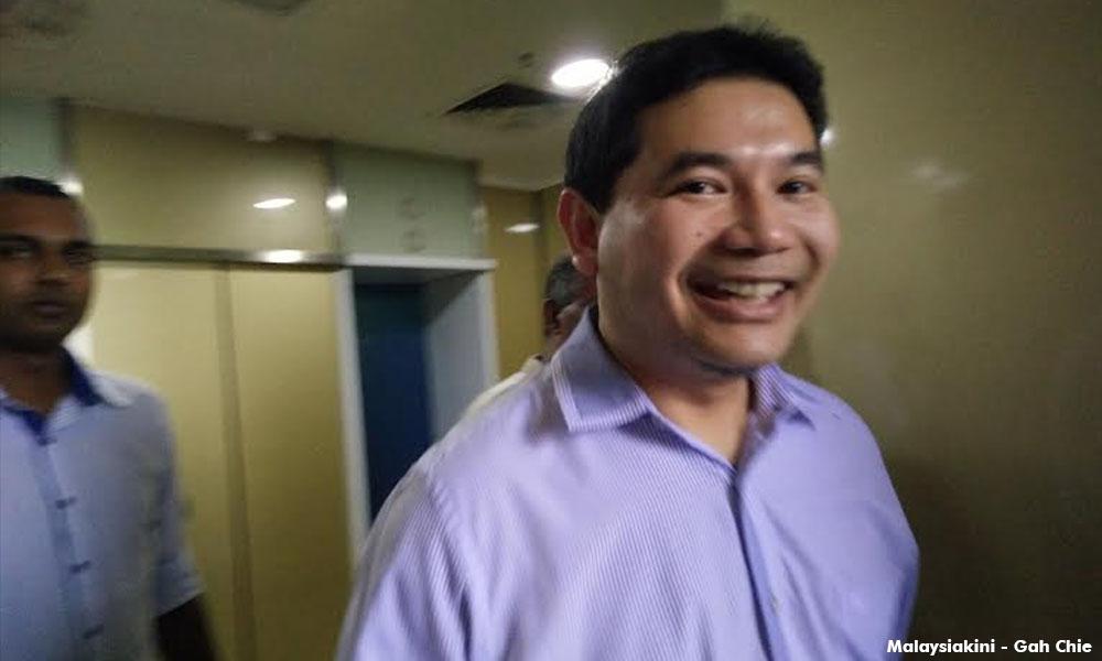 Najib ancam saman Rafizi kerana ucap tentang Rosmah