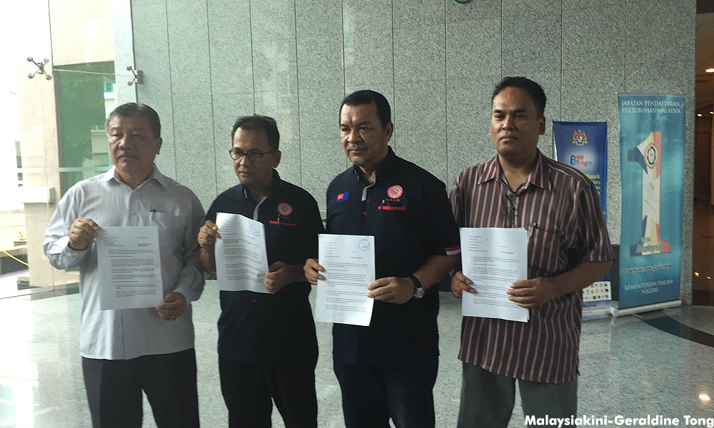 Umno grassroots leaders file ROS report on Muhyiddin's suspension
