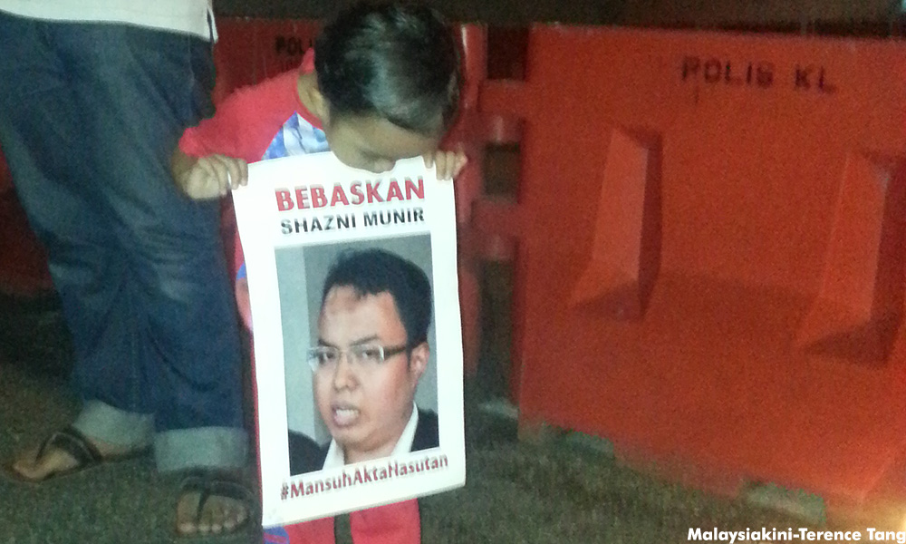Toddlers pining for detained father a moving sight