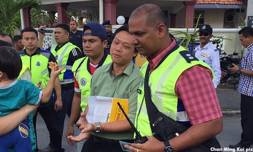 PKR rep arrested for protesting telecom tower construction