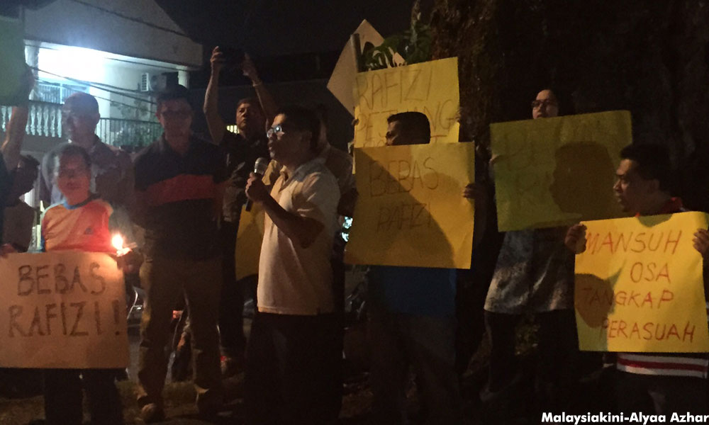 'Demokrasi tak turun sendiri dari langit', kata ADUN PKR