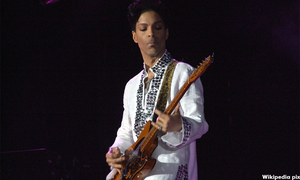 US pop icon Prince dies aged 57 at Minnesota home