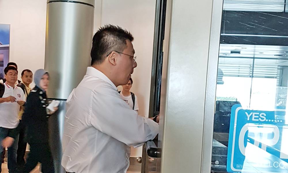 Nga: Adenan barring politicians from S’wak sign of ‘dictatorship’