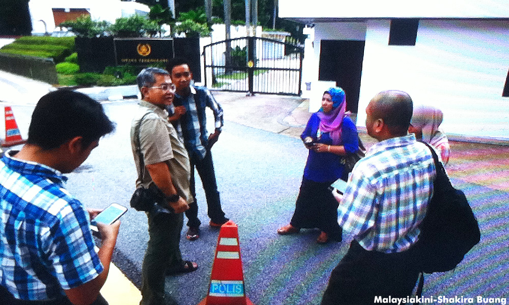 Wartawan kerumun istana, Razif di Putrajaya